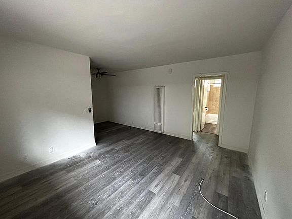 5th image of 11104 Aqua Vista St #23