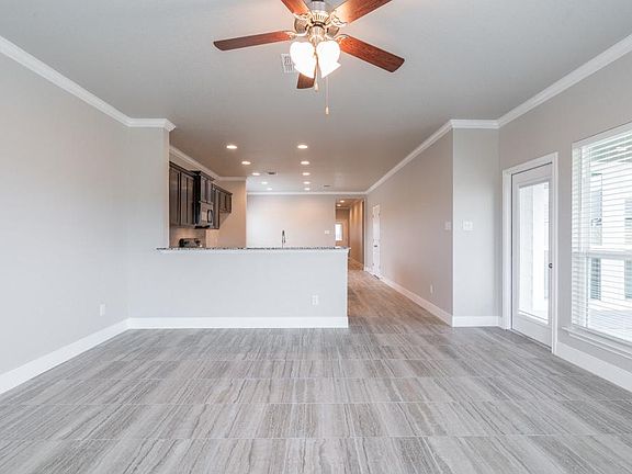 3rd image of 726 Arboredge Dr