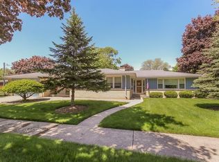 2314 E Grove St, Arlington Heights, IL 60004