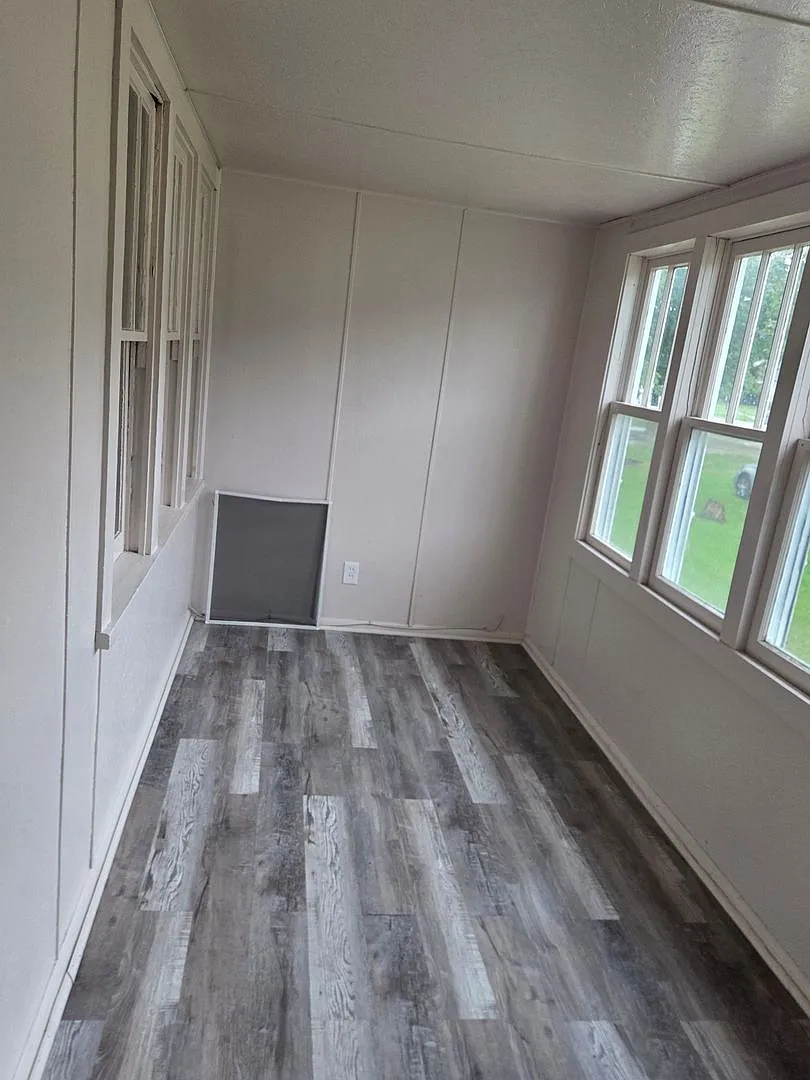 2 bedroom, 1 bath house — Photo 2