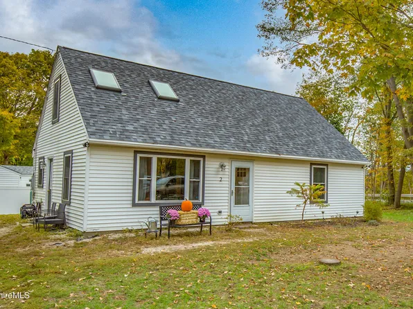 2 Walnut St, Great Barrington, MA 01230