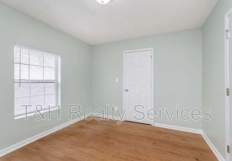 326 Jefferson Ave — Photo 21