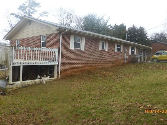 3rd image of 518 Parrish Ln