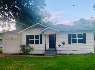 306 7th St, Palestine, TX