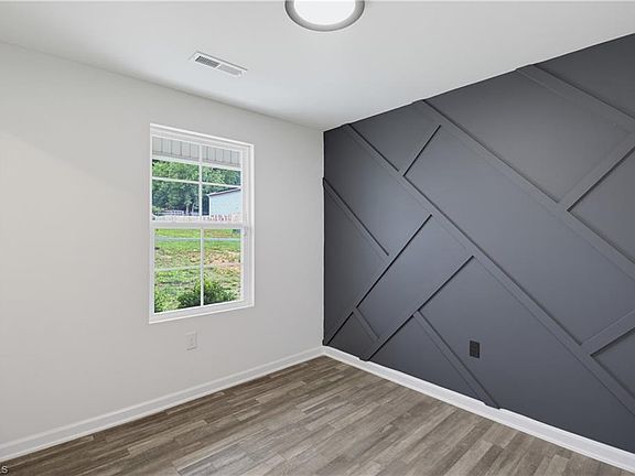 3rd image of 740 Oak Bend Dr