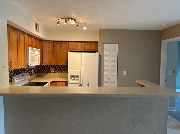 1721 Village Blvd APT 205