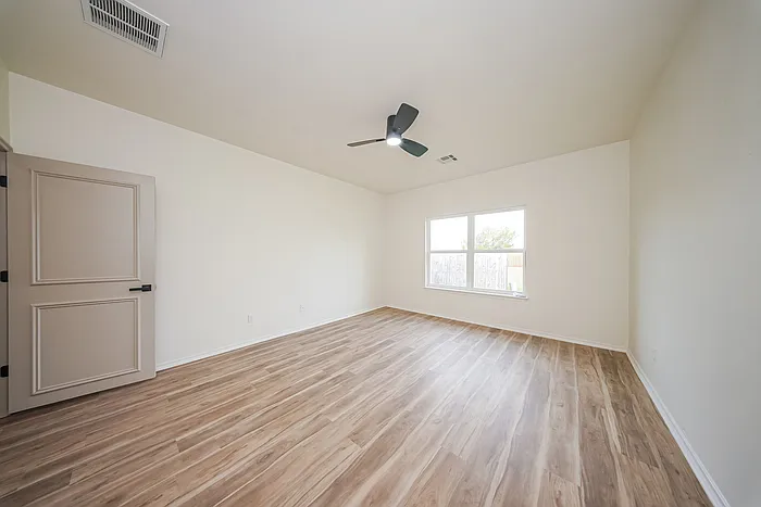 11601 Hackney Ln — Photo 10
