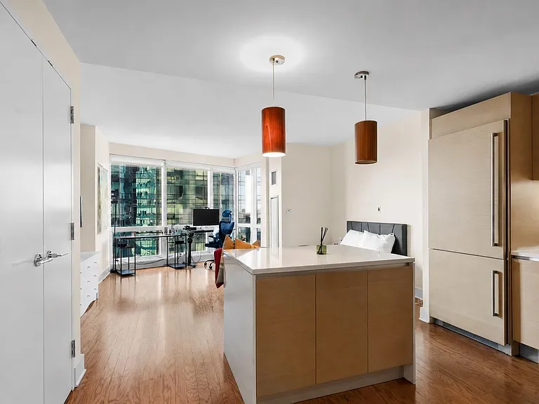 77 Hudson St #2412 — Photo 1