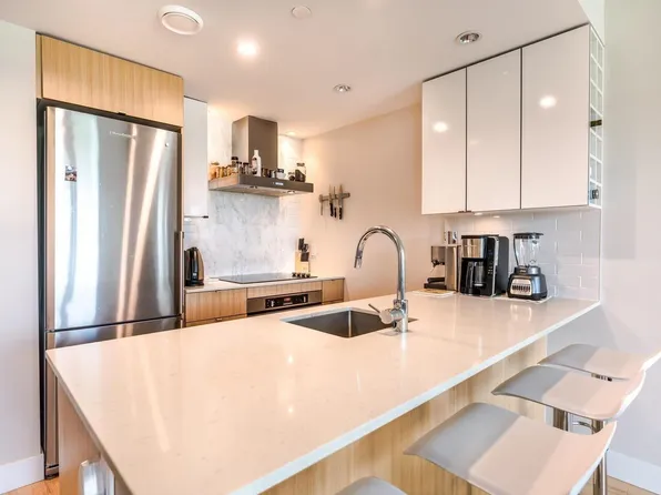159 W 2nd Ave #701, Vancouver, BC V5Y 0L8