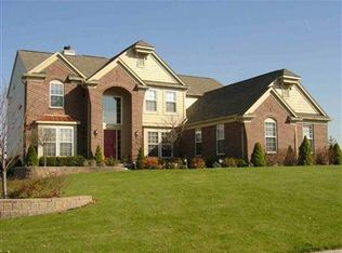 4240 Redding Cir, Grand Blanc, MI 48439