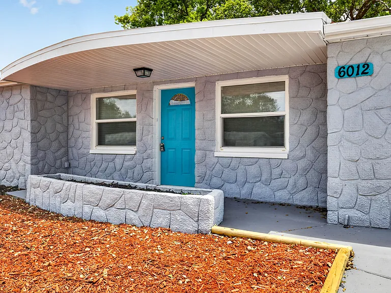 6012 Redwood Dr — Photo 2