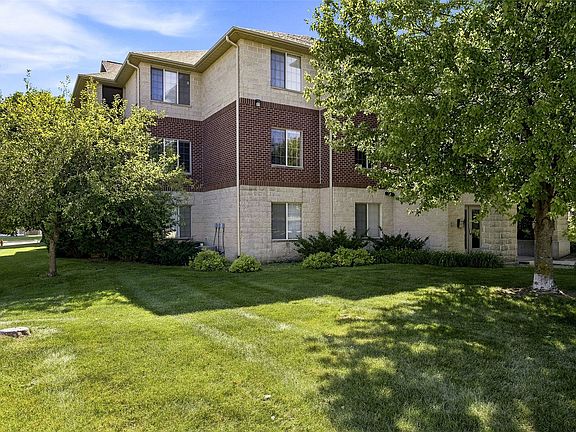 3rd image of 360 Camden Rd
