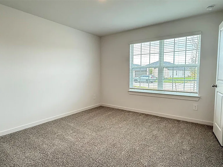 3934 Winterbourne Way — Photo 12