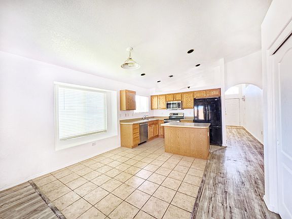 4th image of 3724 Oasis Springs Rd NE