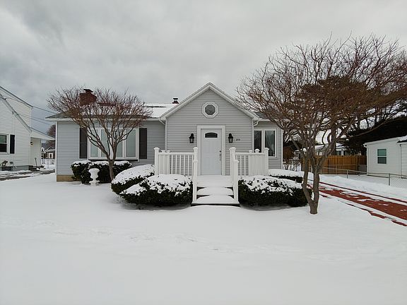 4th image of 275 Strathmore Rd