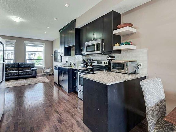 5th image of 248 Kinniburgh Blvd #46
