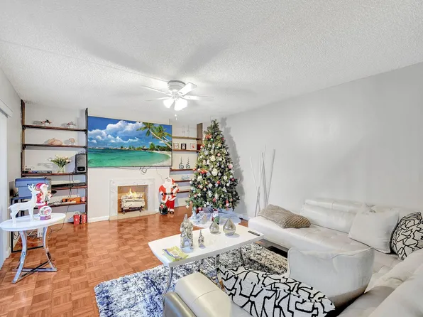 364 Lake Arbor Drive, Palm Springs, FL 33461