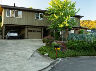 1844 NW Finch Ct, Roseburg, OR 97471