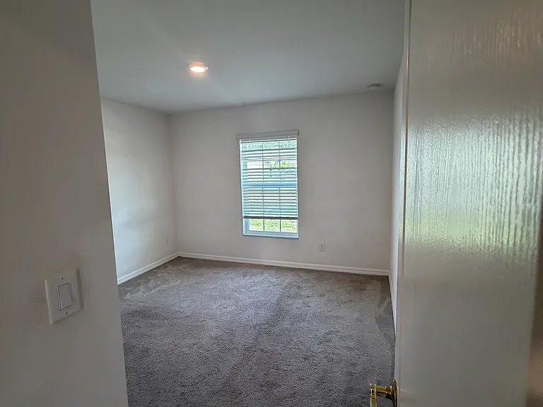 2019 NW 16th Pl — Photo 12