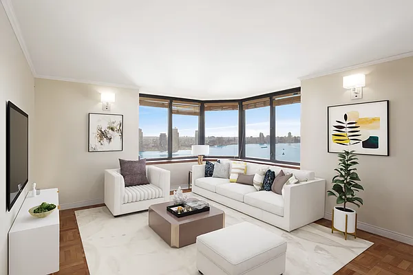 Sold by Luca Paci Real Estate | media 1