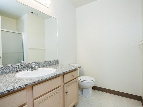 5th image of 111 Acorn Ct