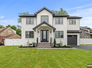 40-04 Windsor Rd, Fair Lawn, NJ 07410