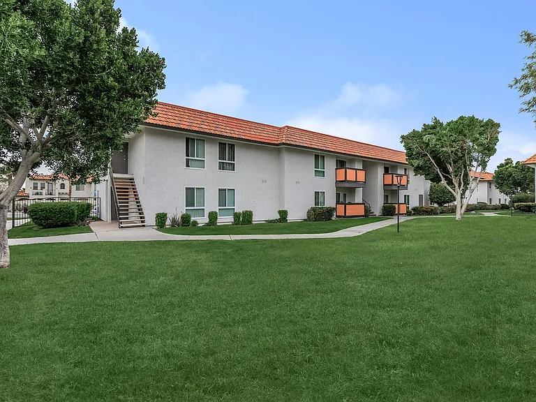 Pacific Palms — Photo 10