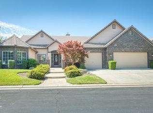 1251 E Rosemont Ln, Fresno, CA