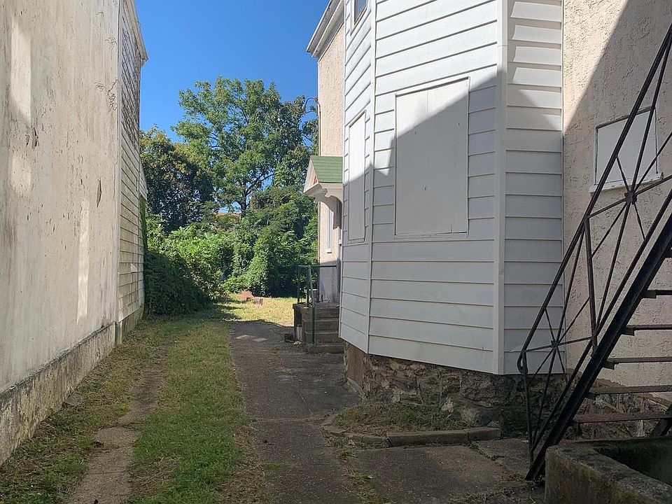 2nd image of 237-39 E Wister St