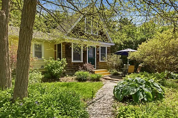 25 Warren Ave
