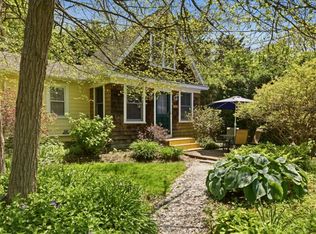 25 Warren Ave, Middletown, RI 02842