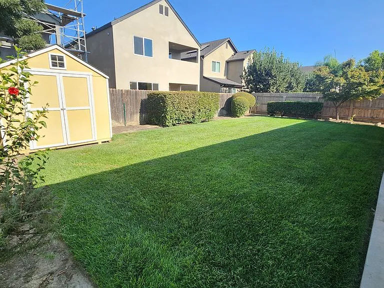 2884 Sauvignon St — Photo 16