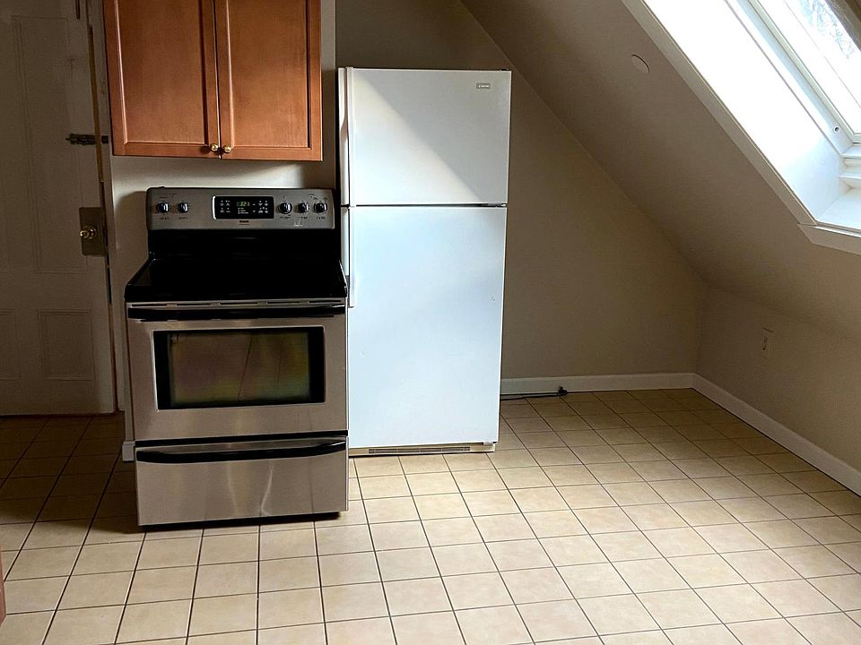 2nd image of 841 Union St APT 3