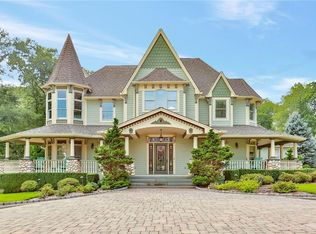 12 Camelot Way, Orangeburg, NY 10962