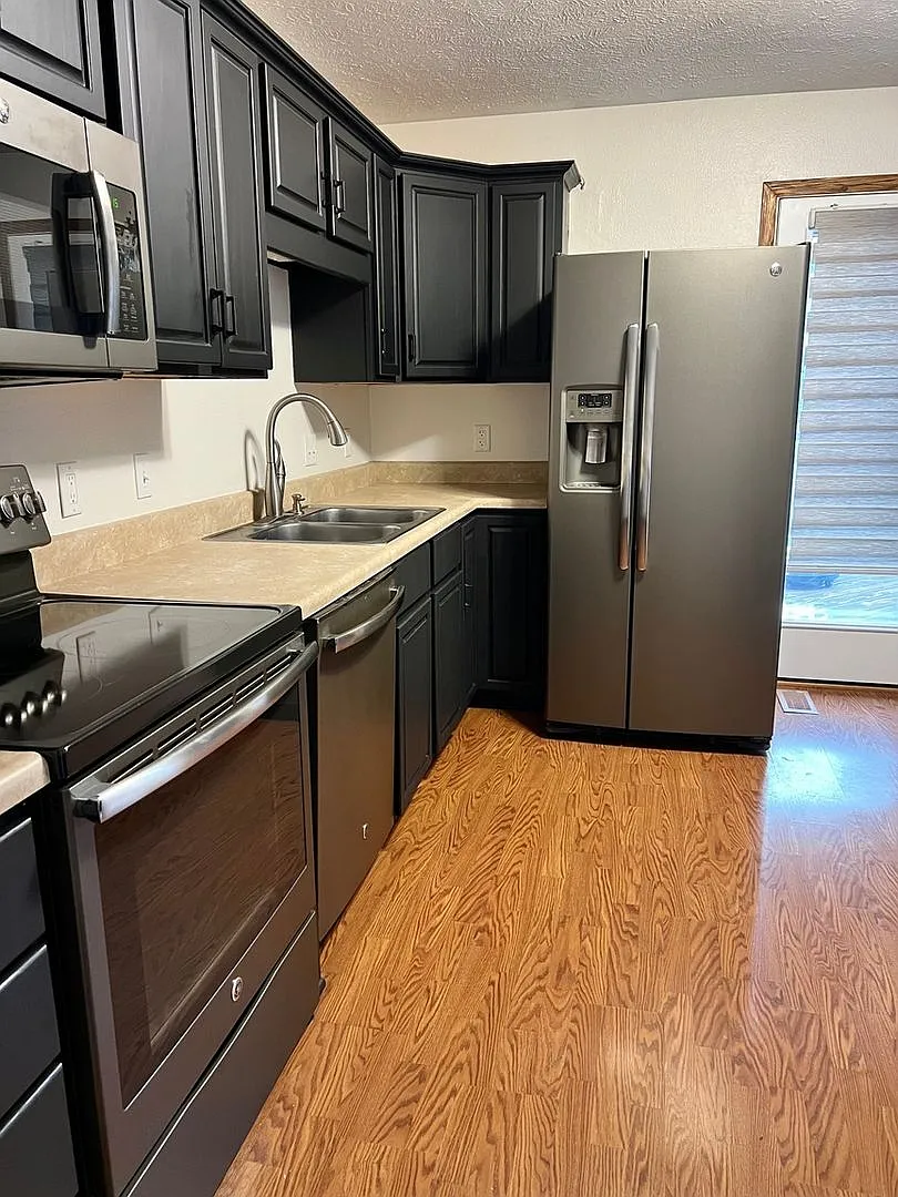Spacious 5BR House in Lincoln — Photo 3