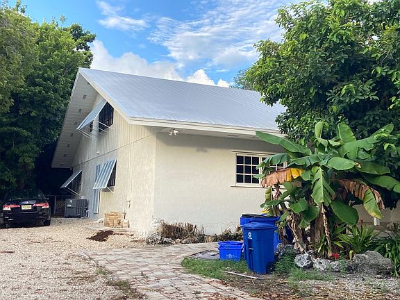 2nd image of 144 S Hammock Rd