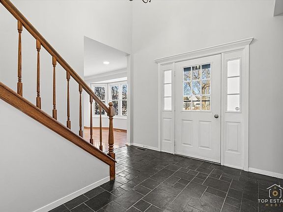 3rd image of 631 Cortland Dr