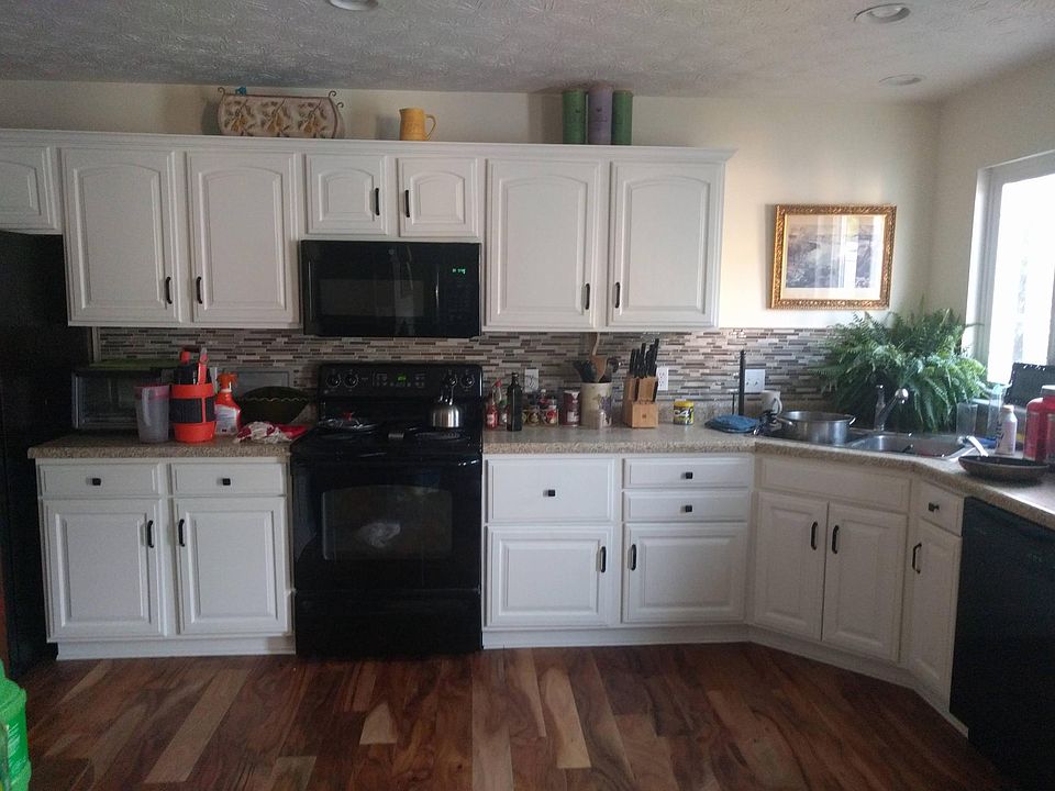 2nd image of 605 Garden Way