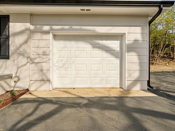 5th image of 610 Hickory Cir