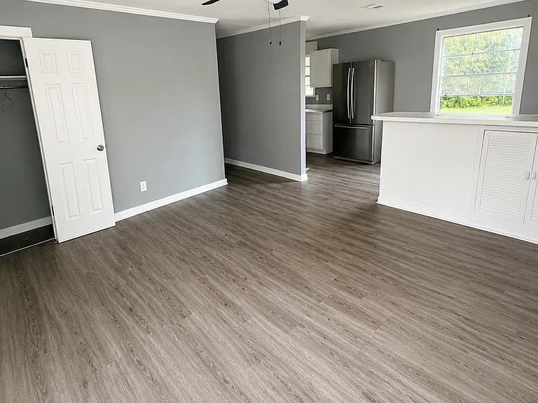 218 Reynolds St — Photo 2