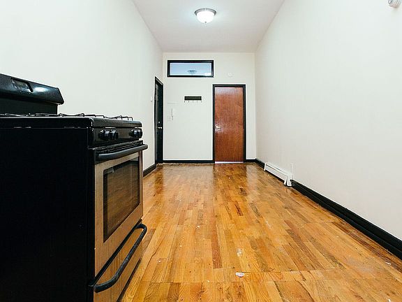 3rd image of 197 Stockholm St APT 3L