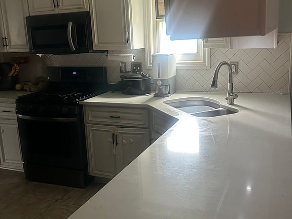 4th image of 16298 Bayham Ct