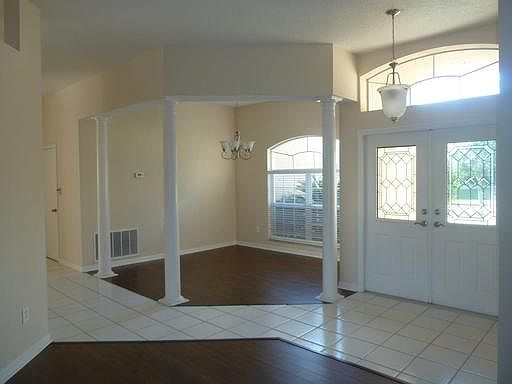 4th image of 14920 Faversham Cir