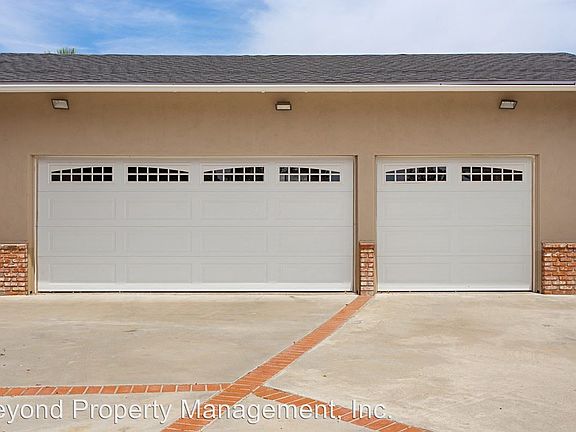 3rd image of 1149-85 Belmont Ter