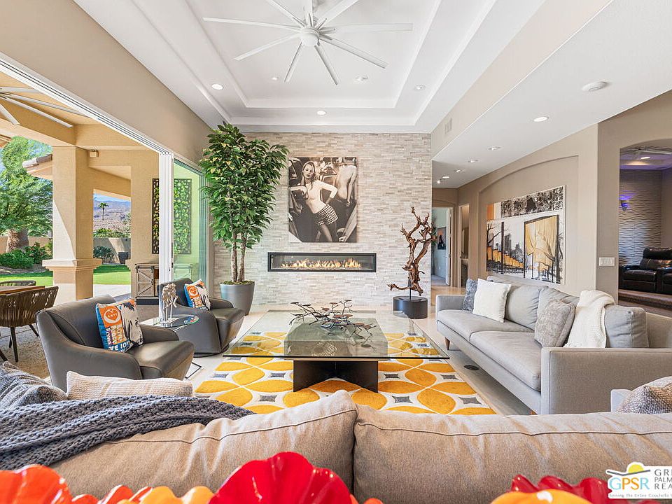 1st image of 8 Collegiate Cir