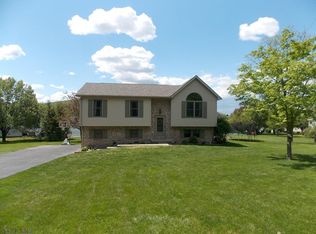 137 Richards Dr, Hollidaysburg, PA 16648