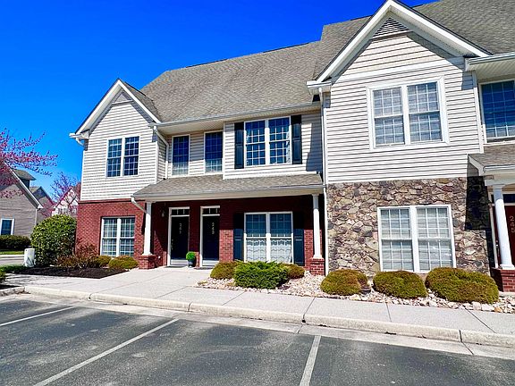 4th image of 241 Sheliah Ct