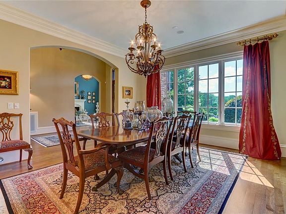 5th image of 6348 Poplar Forest Dr