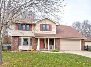 2716 68th St, Urbandale, IA 50322