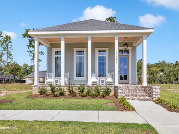12490 Star Ln, Gulfport, MS 39503